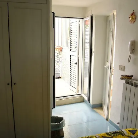 Casa Nisola * איסקיה